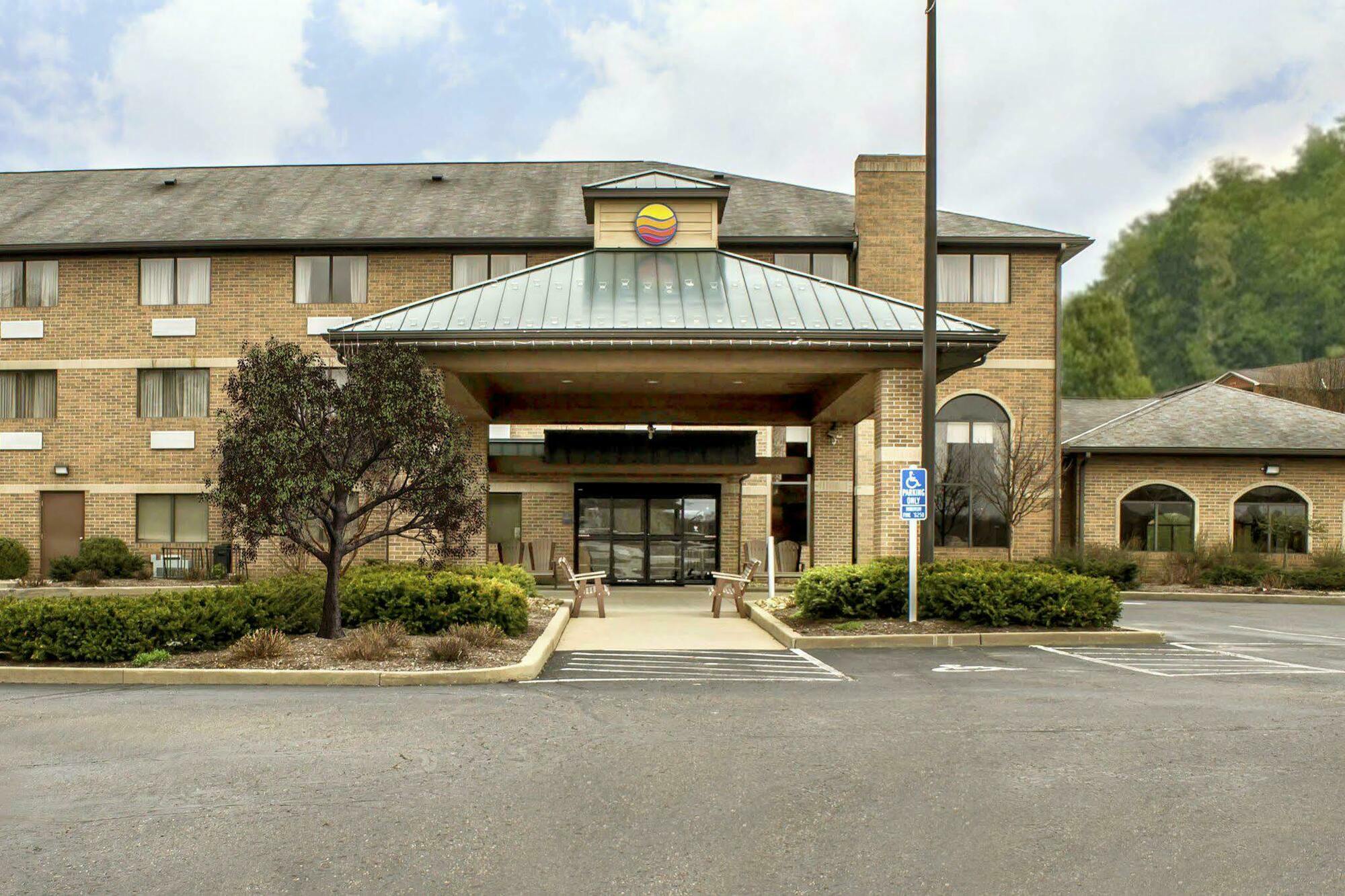 Comfort Inn Millersburg Exterior photo