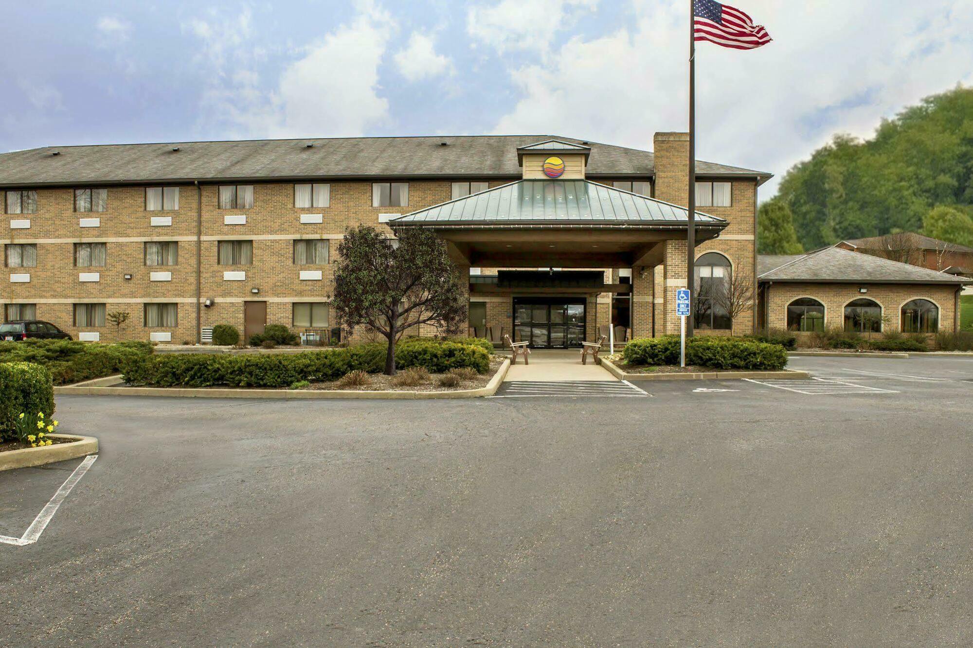 Comfort Inn Millersburg Exterior photo